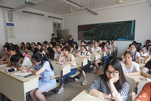“群英毕至，畅言未来”——公司举行考研经验交流会