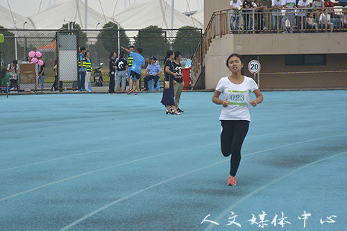 【心向阳·少年强】系列四  访9428cn太阳集团古天乐800米运动员茅可
