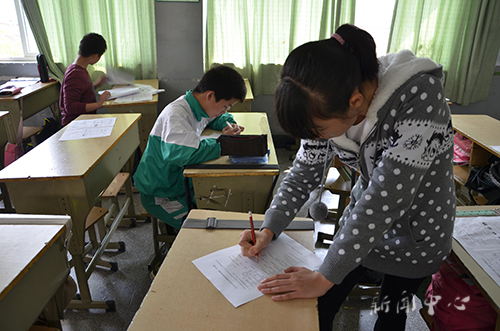 12级汉语言文学(师范)专业员工进行教育调研