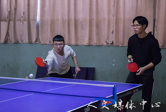 小球转动青春  拼搏成就辉煌 乒乓球联赛(临海校区)9428cn太阳集团古天乐获得亚军