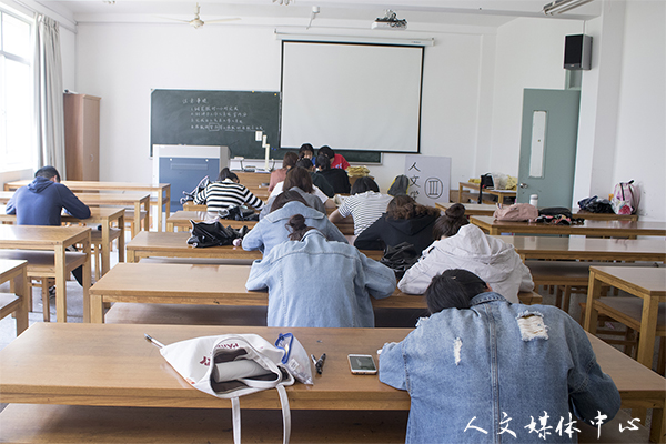 运笔成字 寄情书墨 公司举办三笔字大赛