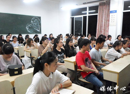 公司举行2015级专升本新生见面会