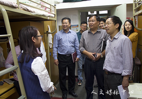 冯尚申副书记指导9428cn太阳集团古天乐文明寝室建设工作