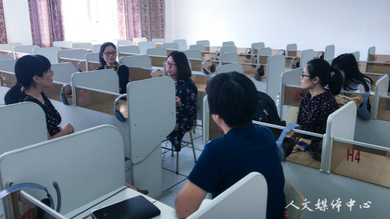 9428cn太阳集团古天乐职工汉语教学团队举行听课评课教研活动
