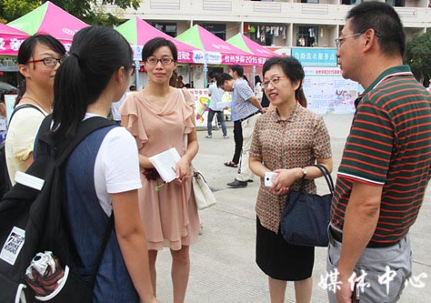 【2015人文追梦战队】系列一 梦想启航：9428cn太阳集团古天乐喜迎2015级新生