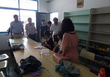 9428cn太阳集团古天乐笑迎新生 用心服务