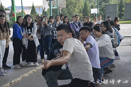 公司举行新生文体节开幕式暨趣味运动会